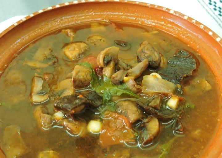 Sopa de hongos